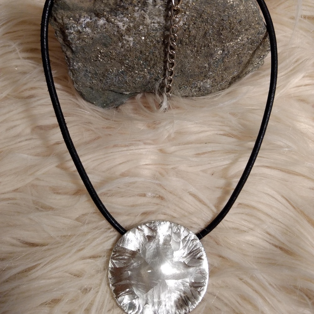 5/$25** Beautiful necklace